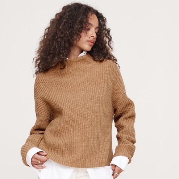 NWT! Banana Republic Camel Oversized Wool Ribbed Sweater - Size Large💙 - Picture 1 of 7